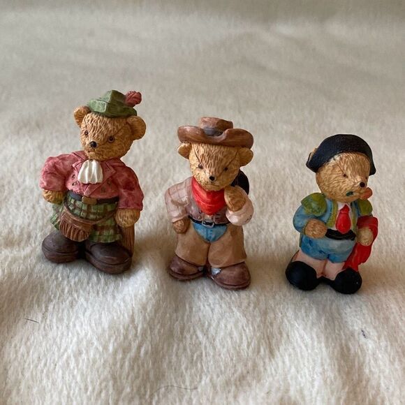 J.C. 1994 Bear Figurines - Picture 4 of 8